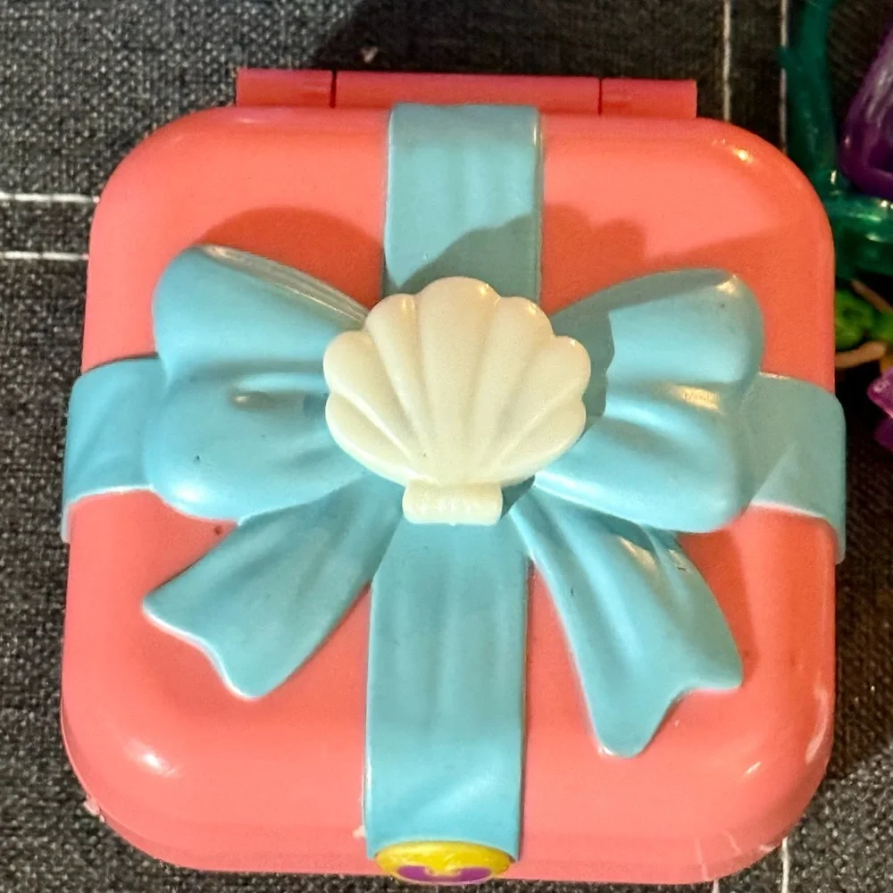 Poly pockets 4 cases with accessories - Picture 3 of 11